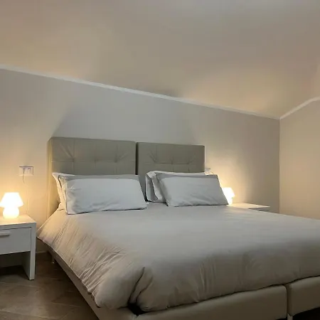 Garibaldi Guest house *