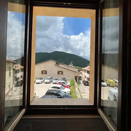 Garibaldi Guest house *